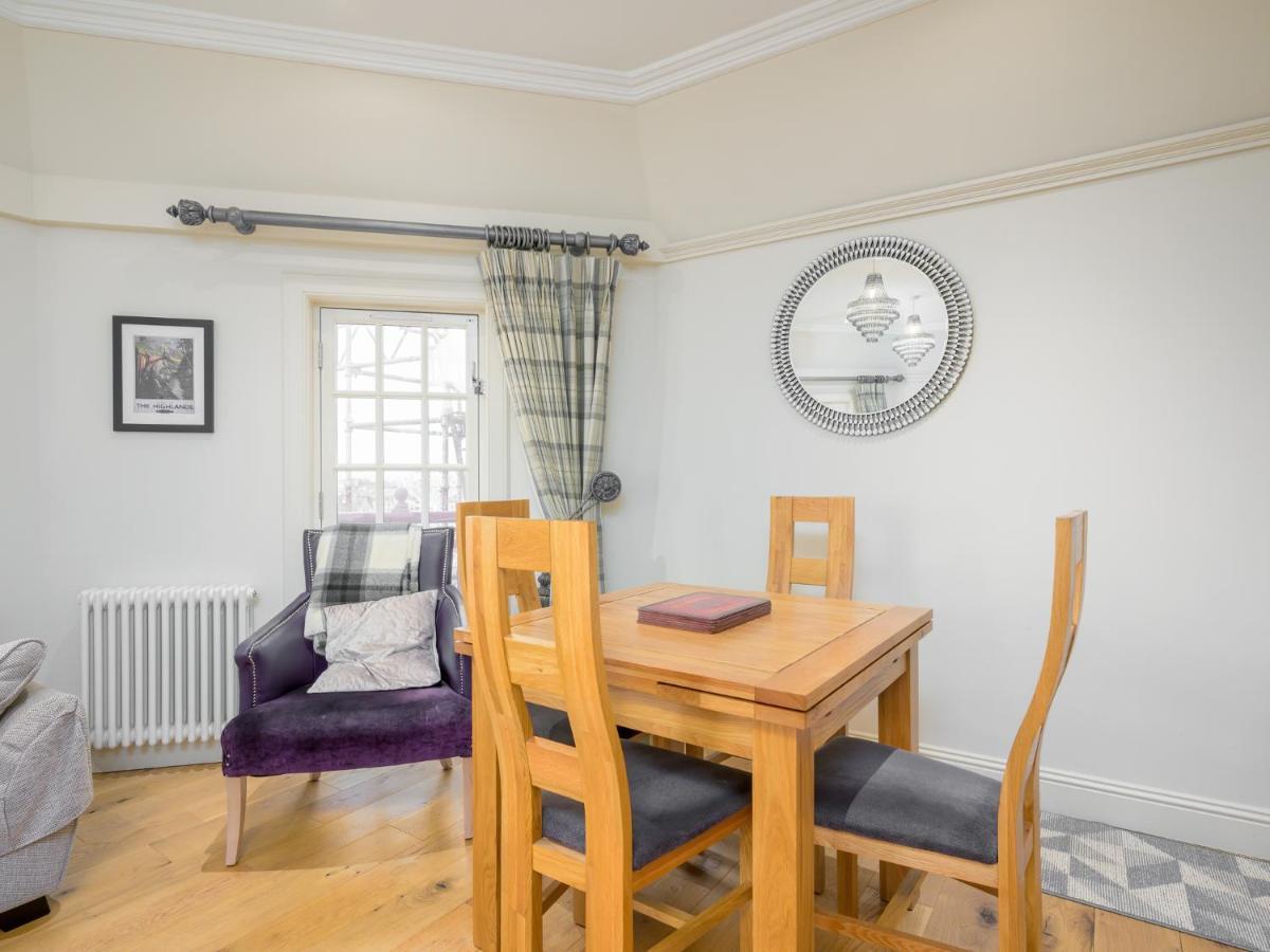 Pass The Keys Historic Ramsay Garden Apt With Balcony Views Edimburgo Esterno foto