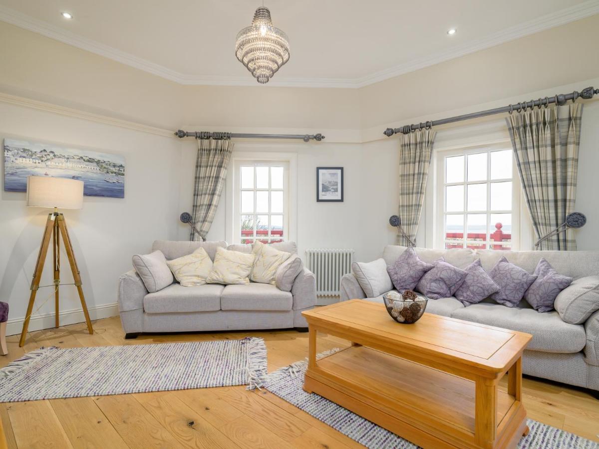 Pass The Keys Historic Ramsay Garden Apt With Balcony Views Edimburgo Esterno foto