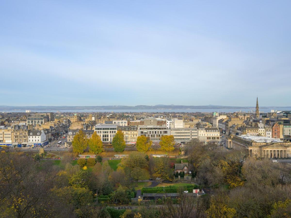 Pass The Keys Historic Ramsay Garden Apt With Balcony Views Edimburgo Esterno foto