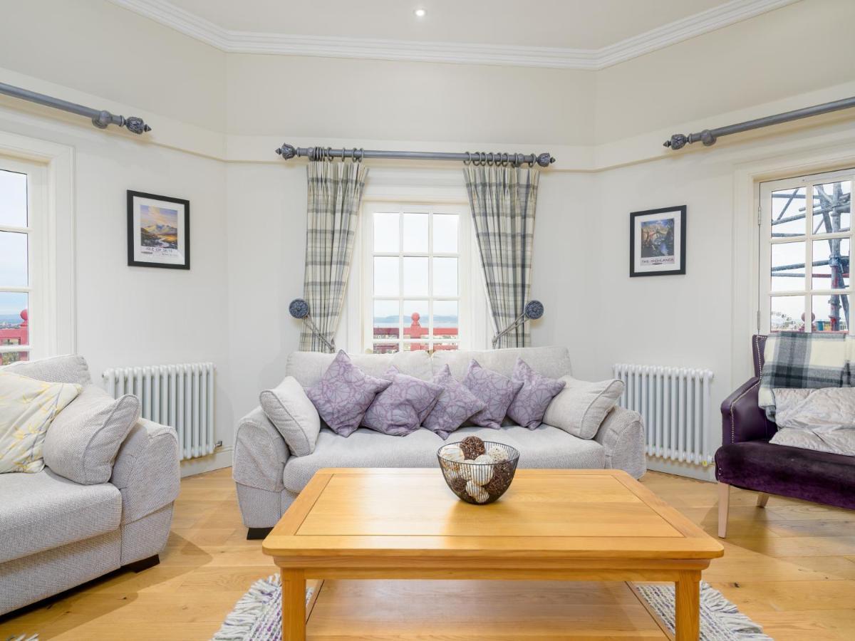 Pass The Keys Historic Ramsay Garden Apt With Balcony Views Edimburgo Esterno foto