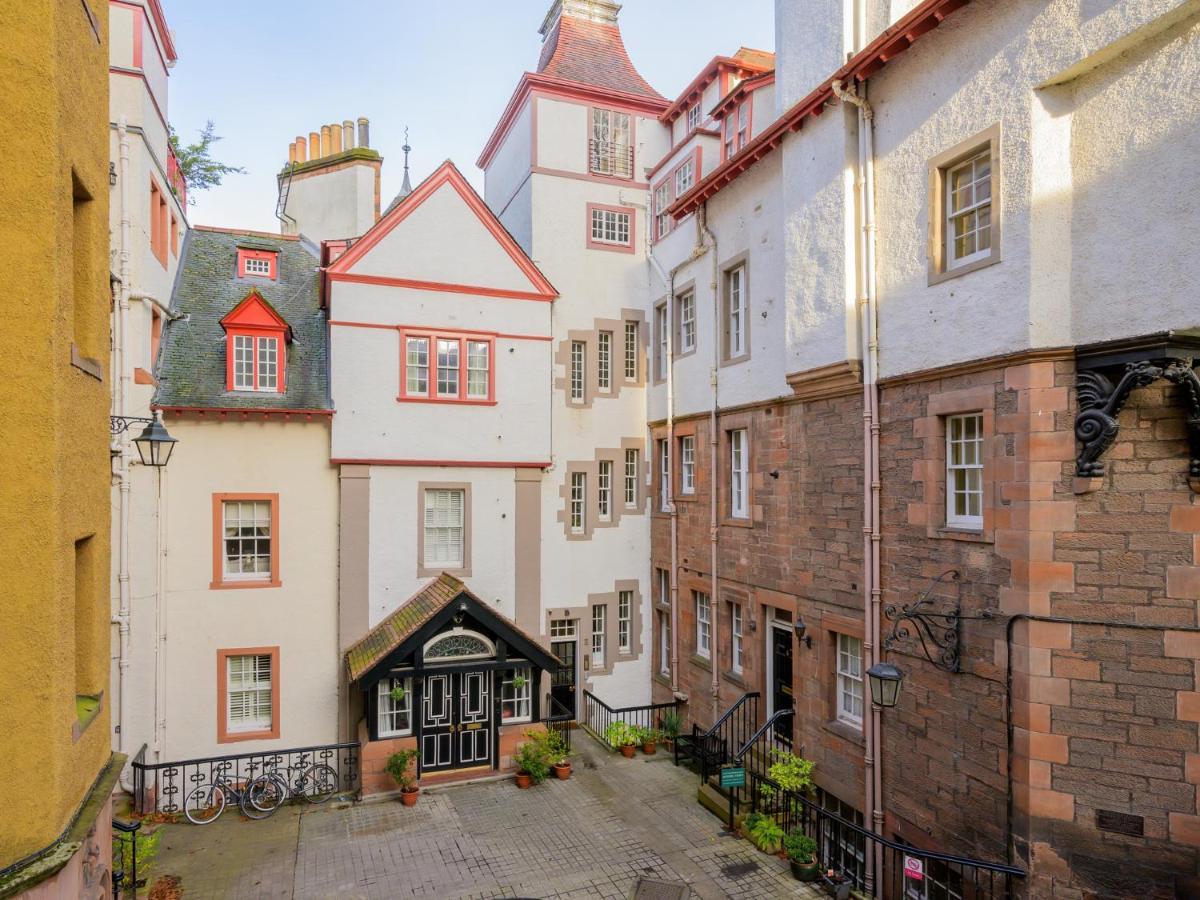 Pass The Keys Historic Ramsay Garden Apt With Balcony Views Edimburgo Esterno foto